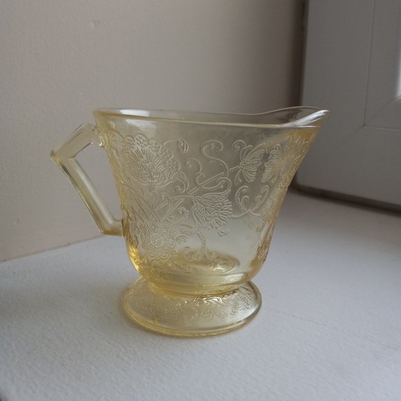 Vintage Hazel Atlas Depression Glass Florentine #2 Poppy Yellow Footed Creamer - Picture 4 of 8